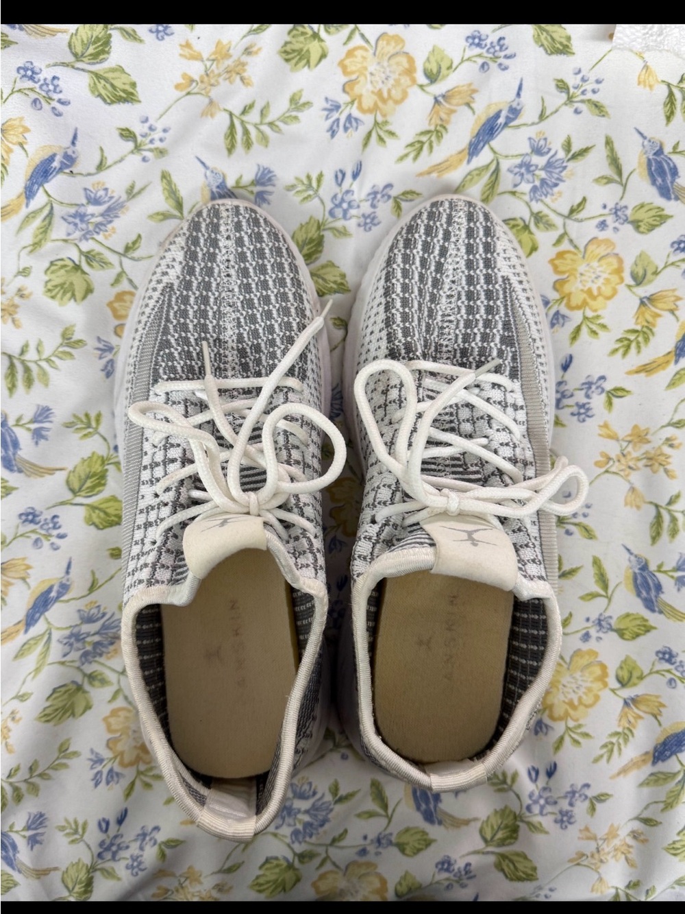 Danskin Gray & White Knit Walking Sneakers |
Women's 7.5